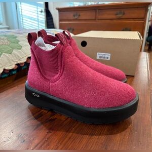 OOFOS OOmega London Ankle Boots Rosebud size 7